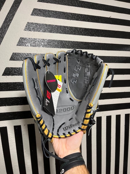 Wilson a2000 V125 lefty 12.5 softball baseball glove