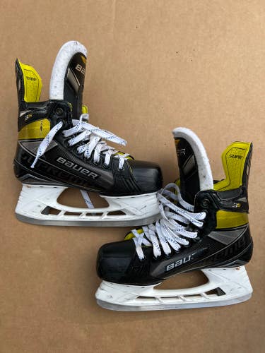 Senior Bauer Supreme 3S Hockey Skates | Size 6