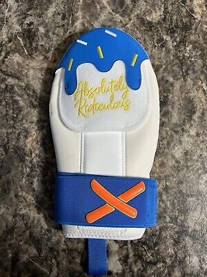 Guaranteed Aria Sliding Mitt - Mystery Box Of One SidelineSwap Buy and Sell on SidelineSwap