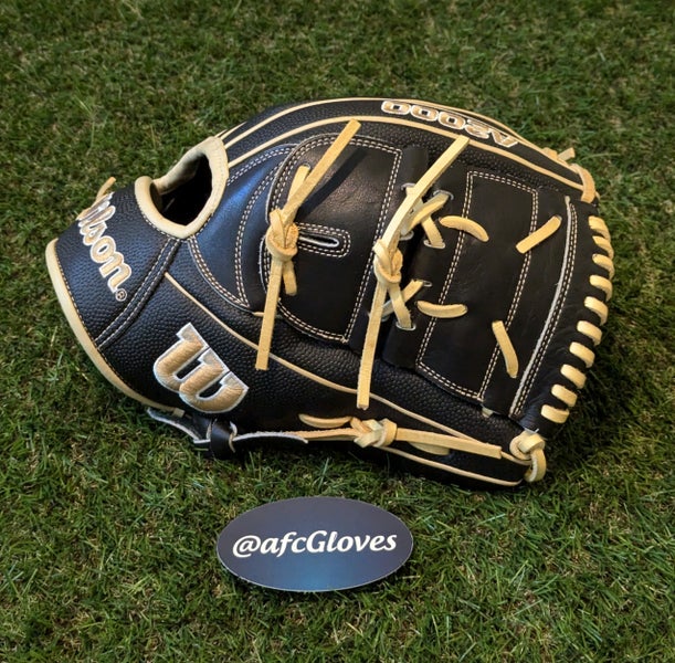 Wilson A2000 B2 (12") Baseball Glove (WBW10010012) RHT for Pitchers
