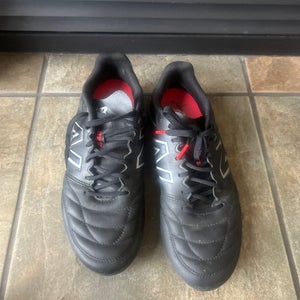 Black Used Unisex New Balance Indoor Cleats