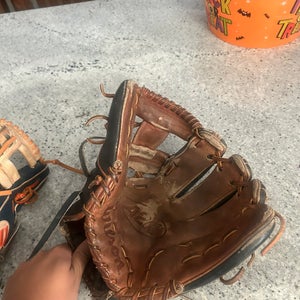 Used Infield 11.25" A2K Baseball Glove