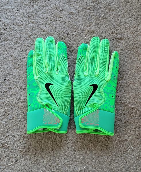 Nike Youth Size M Vapor Jet 8.0 Energy Swag Green Football