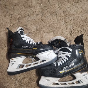 Used Senior 2023 Bauer Supreme M5 Pro Fit 2 Hockey Skates Regular Width 9