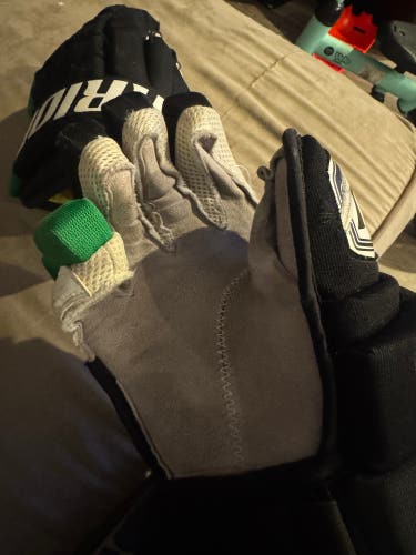 Warrior AX1 pro Hockey Gloves
