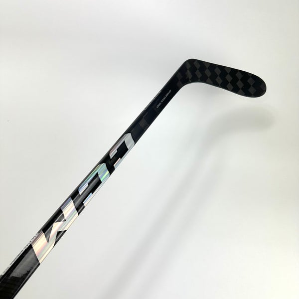 New Right CCM Ribcore Trigger 8 Pro | 100 Flex P28 Curve Grip ...