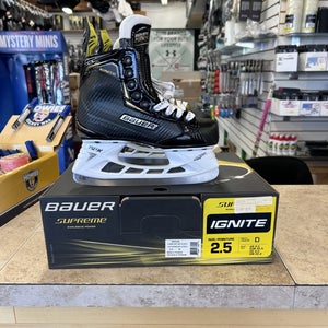 New Junior Bauer Ignite Hockey Skates Regular Width Size 2.5