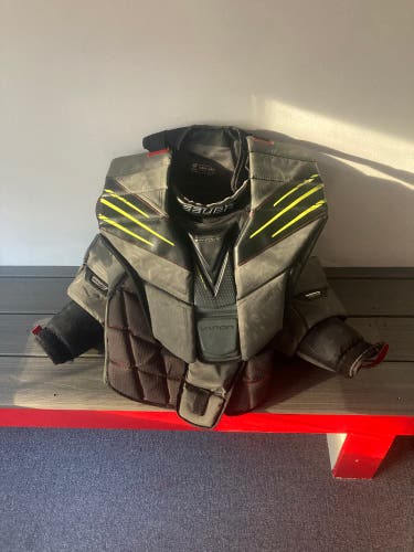 User Senior Large Bauer Hyperlite Goalie Chesty