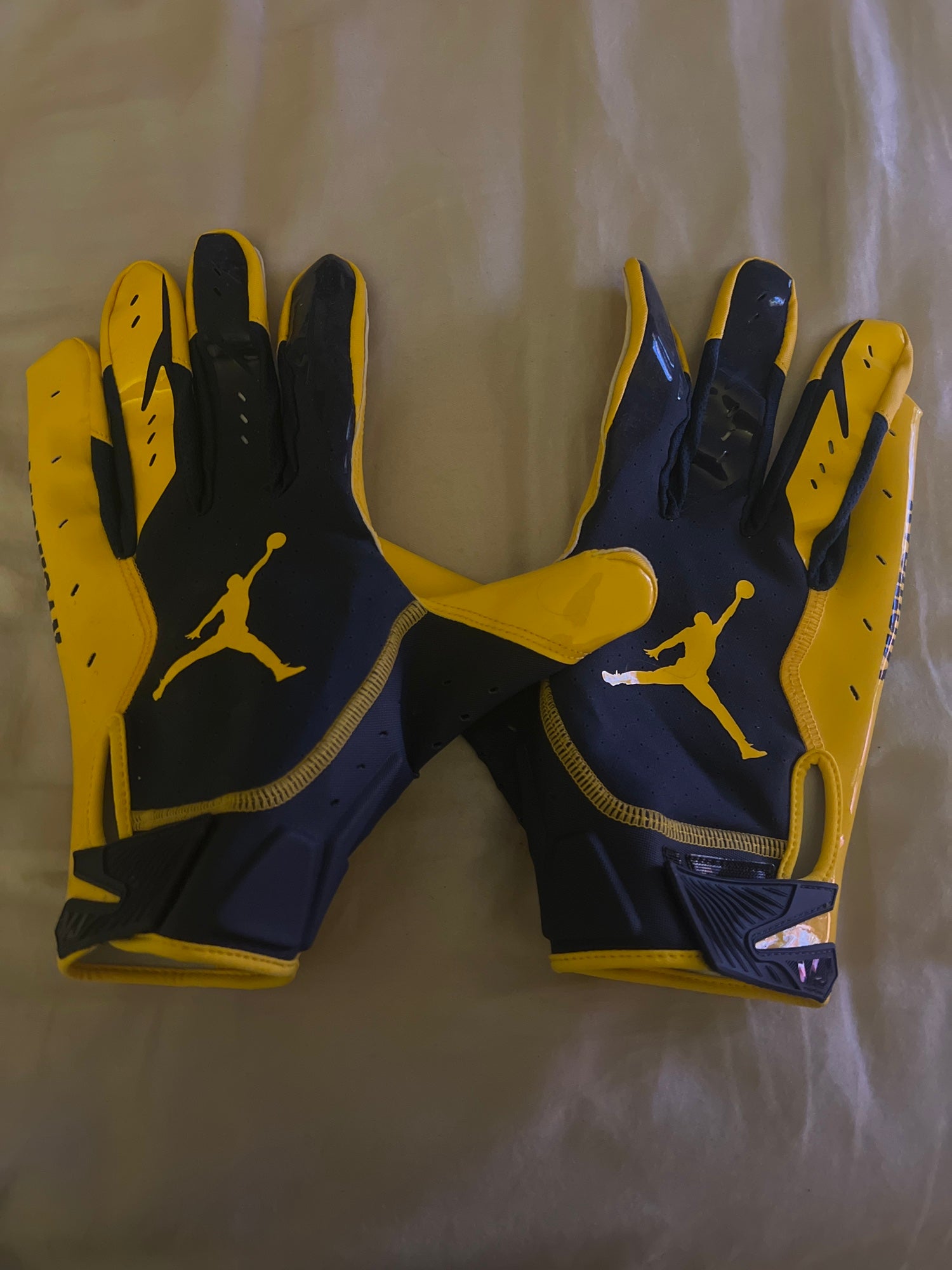 yellow jordan football gloves