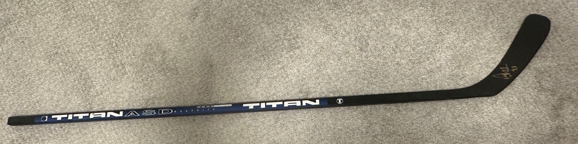 Doug Gilmour signed hockey stick