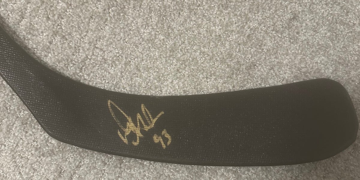 Doug Gilmour signed hockey stick
