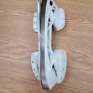 NEW! Size 304 CCM SB XS Hockey Skate Holders WITH Runners