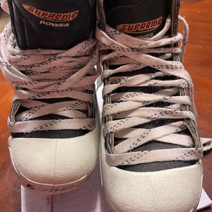 Used Junior Bauer   Size 3.5 Supreme 3000 Hockey Goalie Skates