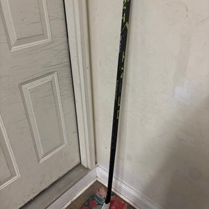 Used Bauer Right Handed P28 Ag5nt Hockey Stick