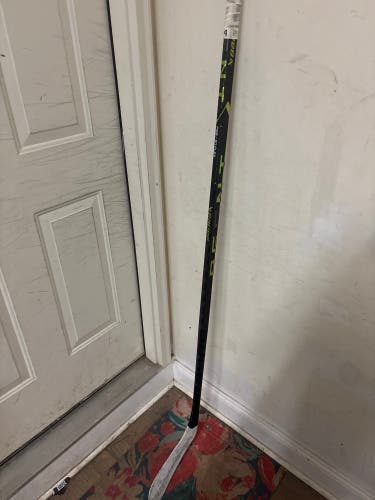 Used Bauer Right Handed P28 Ag5nt Hockey Stick