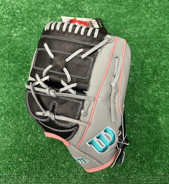 Wilson A2000 MA14 12.25" Fastpitch Softball Glove Monica Abbott - WBW1027221225