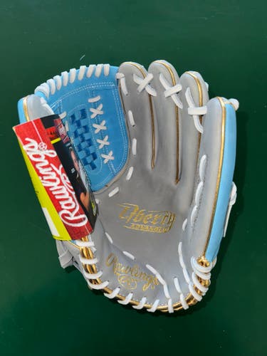 New 2025 Rawlings Right Hand Throw Liberty Advanced Softball Glove 12.5"
