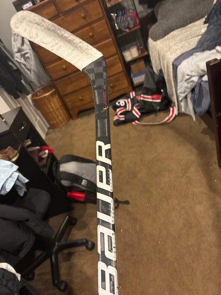 Used Intermediate Bauer Left Hand P92 Pro Stock Vapor Hyperlite Hockey Stick
