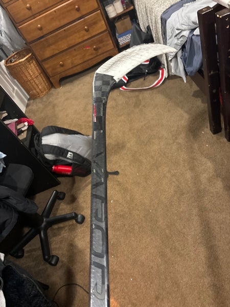 Used Intermediate Bauer Left Hand P92 Pro Stock Vapor Hyperlite Hockey Stick