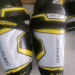 Used Youth Bauer Supreme 2S Pro 8" Shin Pads