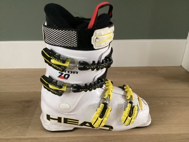 Buy Lange RS 70 SC Ski Boots online at Sport Conrad