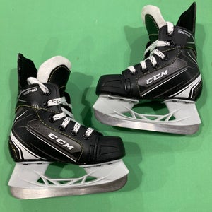 Used Youth CCM Tacks 9040 Hockey Skates Size 9 MINT CONDITION