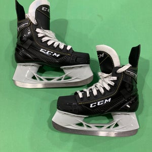 Used Junior CCM Super Tacks 9350 Hockey Skates Size 1 MINT CONDITION
