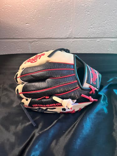 New Right Hand Throw 11.5" Heart of the Hide Baseball Glove