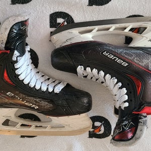 Used Senior Bauer Vapor 3X Pro Hockey Skates 7 Fit 2
