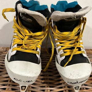 Used Intermediate Bauer Size 4 Reactor 2000 Hockey Goalie Skates