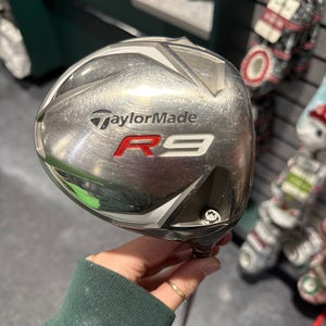TaylorMade R9 Driver Right Handed- 10.5 Loft