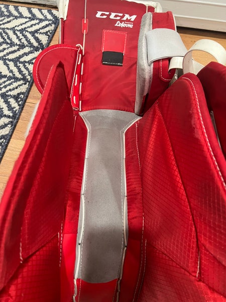 CCM E3.9 30+1” Goalie Pads