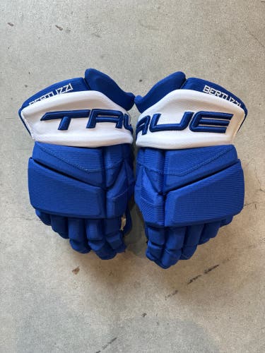 13” Tyler Bertuzzi NHL Toronto Maple Leafs New True Pro Stock Catalyst 9X Pro Gloves Blue/White