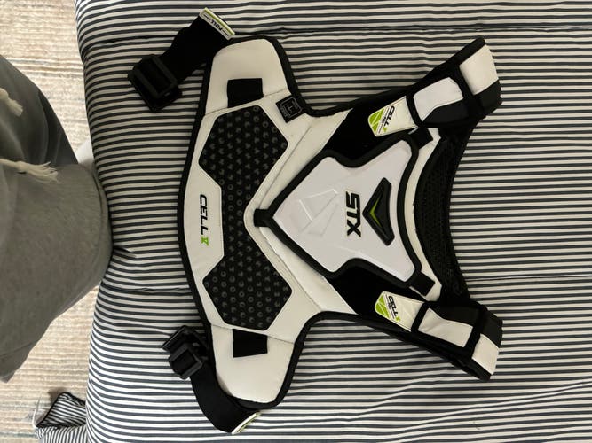 Used Medium/Large STX Cell V Shoulder Pads