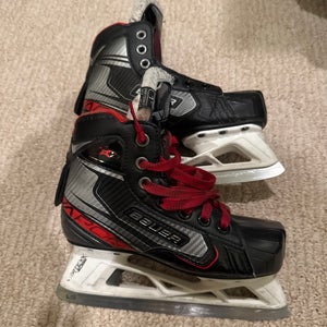 Used Junior Bauer Regular Width Size 1 Vapor X2.7 Hockey Goalie Skates