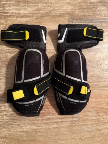 Used Junior CCM Tacks 9550 Elbow Pads