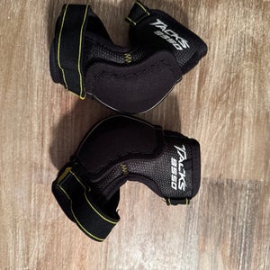 Used Youth CCM Tacks 9550 Elbow Pads
