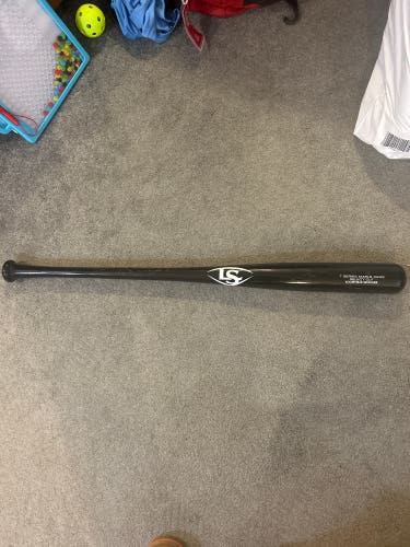 New  Louisville Slugger   34" Maple