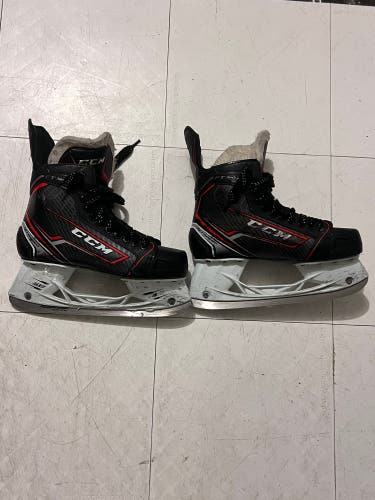 Used Senior CCM Regular Width 8 JetSpeed FT360 Hockey Skates