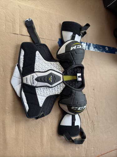 Used Medium CCM Tacks 4052 Shoulder Pads
