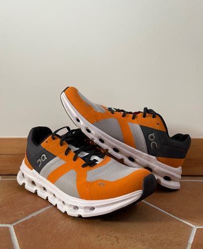 On Cloud "Cloudrunner" Sneaker