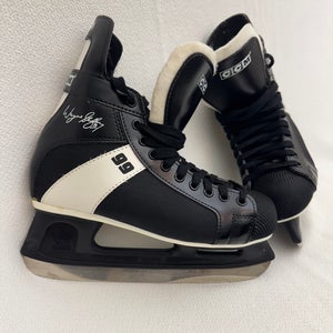 Used CCM Tradition Size 8 Wayne Gretzky Hockey Skates
