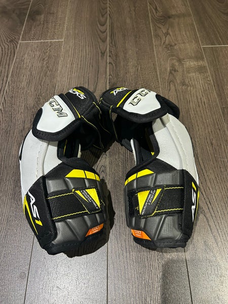 Used Senior CCM Super Tacks AS1 Elbow Pads