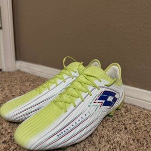 White Used Size: M 9.5 (W 10.5) Lotto Cleats