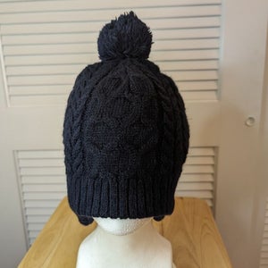 Uconn Huskies H&M Women's Winter Hat NCAA