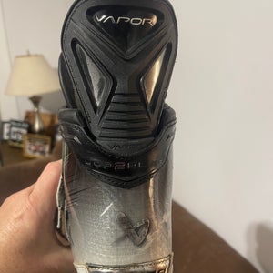 Used Senior 2023 Vapor Hyperlite 2 Hockey Skates Regular Width 7