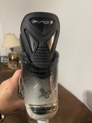 Used Senior 2023 Vapor Hyperlite 2 Hockey Skates Regular Width 7