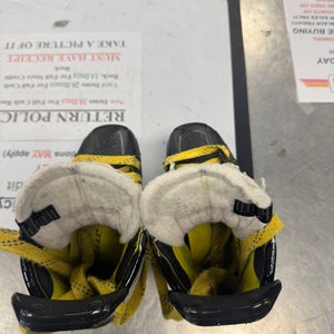 Used Bauer Size 3 Hockey Skates