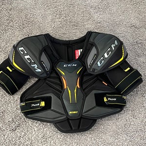 Used Junior Large CCM Tacks 9080 Shoulder Pads