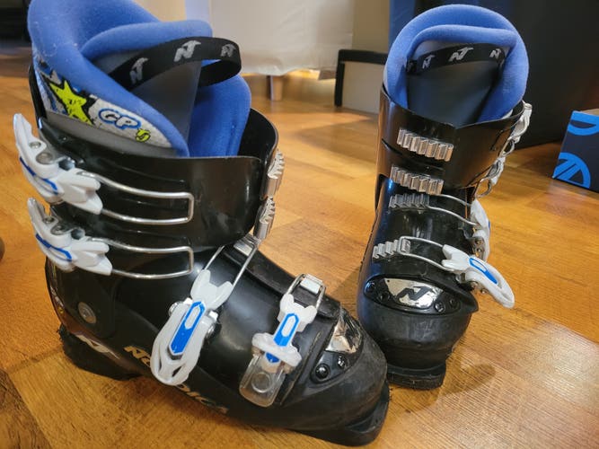 Used Nordica GPTJ Ski Boots - 21.5 Mondo